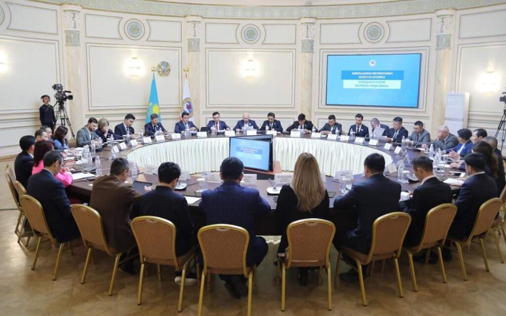 Аким Алматы решил меньше фестивалить