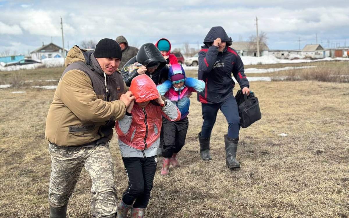 Паводки в Казахстане: 43 015 человек вернулись в свои дома - Baimedia.kz