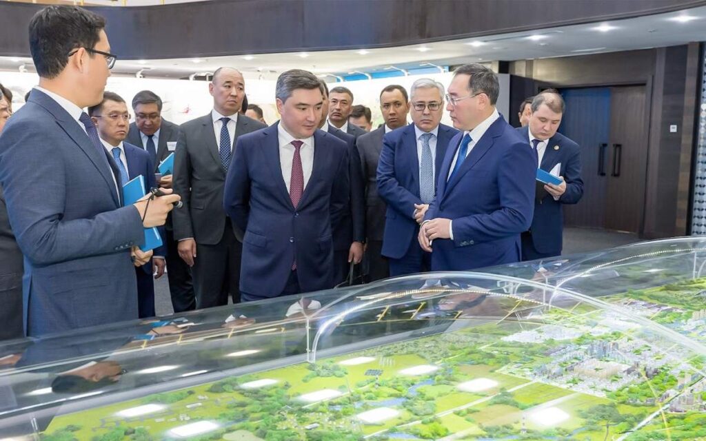 Олжас Бектенов ознакомился с масштабными планами развития городов Конаев и Алатау