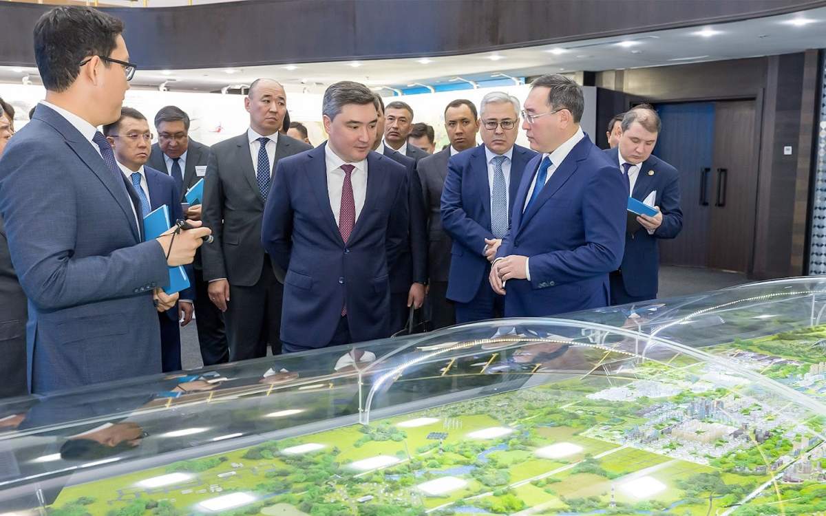 Олжас Бектенов ознакомился с масштабными планами развития городов Конаев и Алатау0