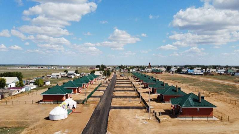 В Костанайской области вручили ключи последним семьям, пострадавшим от паводка В Костанайской области вручили ключи последним семьям, пострадавшим от паводка