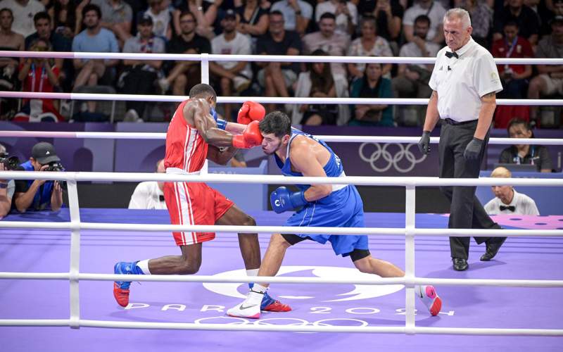 Нурбек Оралбай сразился с доминиканцем Кристианом Хавьером Пиналесом Нурбек Оралбай сразился с доминиканцем Кристианом Хавьером Пиналесом