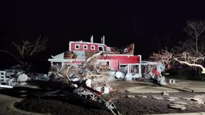 В США объявлено ЧП из-за торнадо — погибли не менее 19 человек