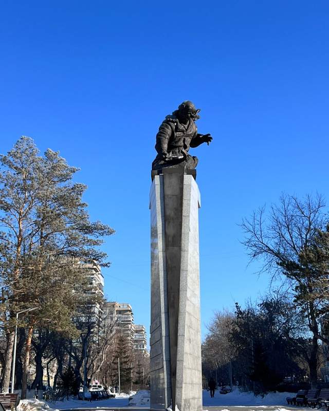 Памятник Нуркену Абдирову: символ Караганды с 67-летней историей Памятник Нуркену Абдирову: символ Караганды с 67-летней историей