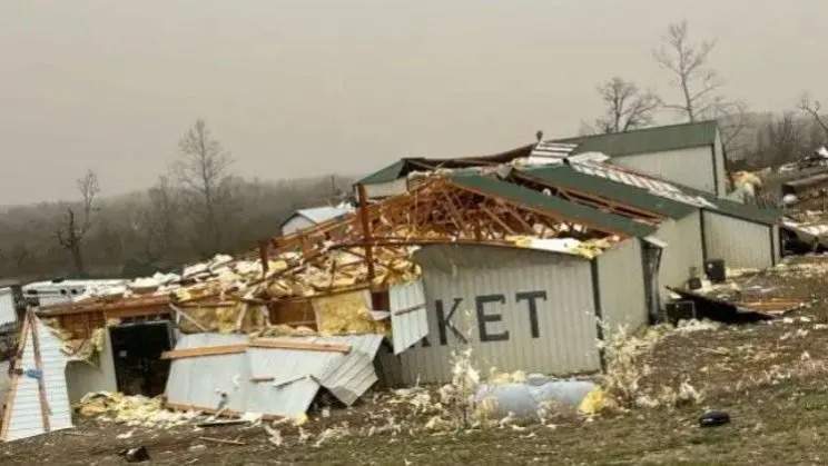 В США объявлено ЧП из-за торнадо — погибли не менее 19 человек В США объявлено ЧП из-за торнадо — погибли не менее 19 человек