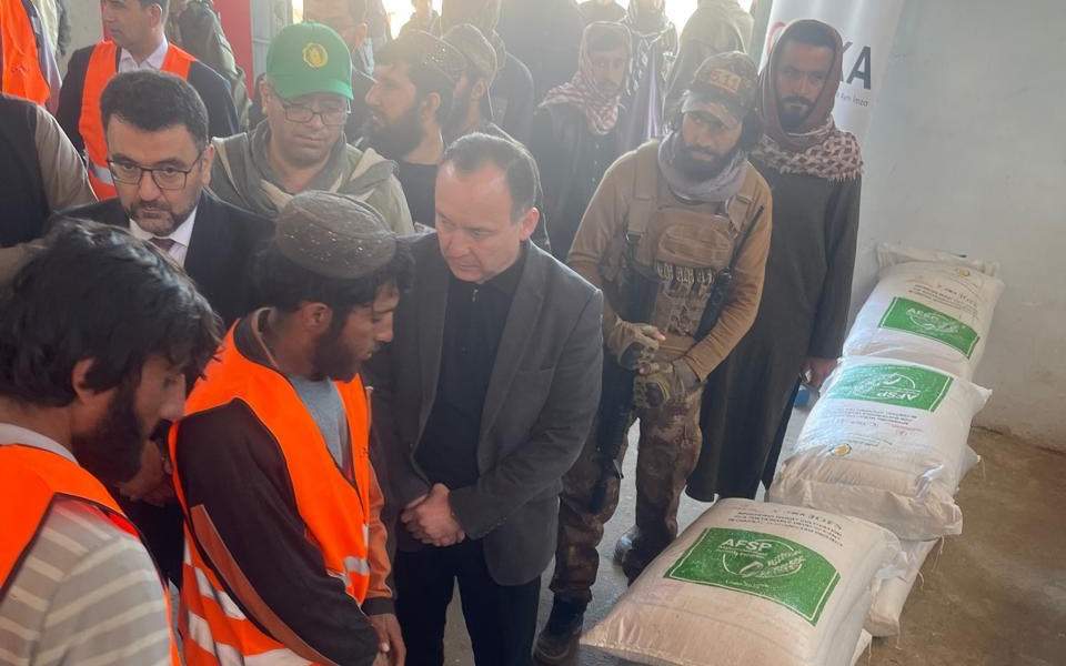 Казахстан отправил гуманитарную помощь Афганистану