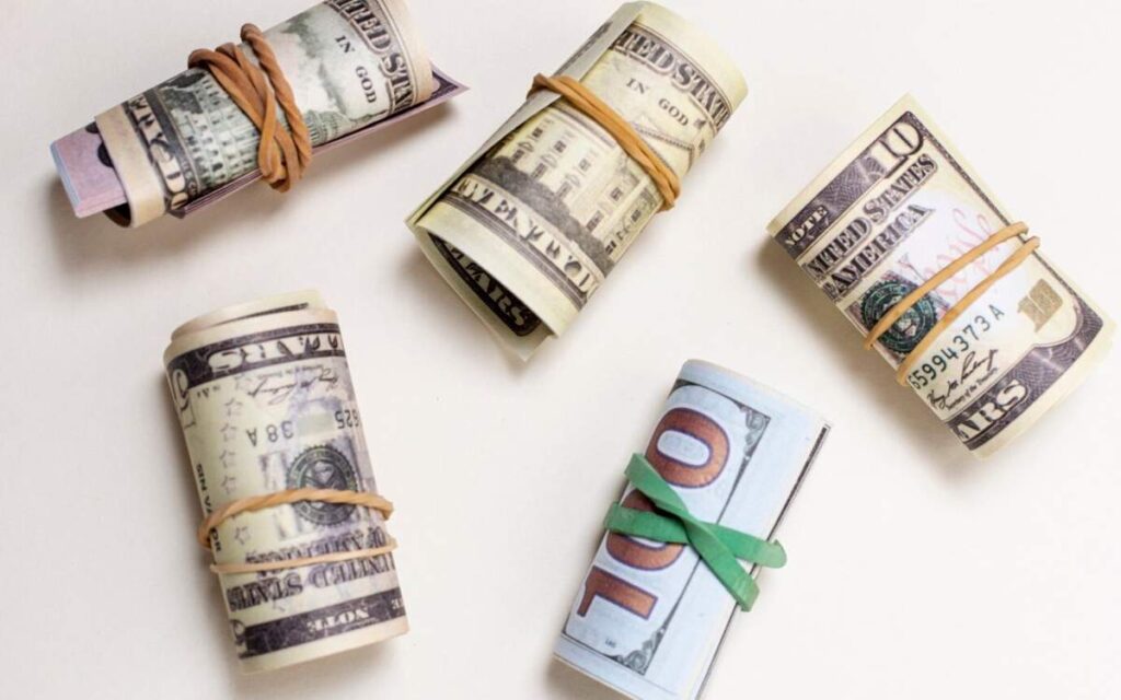 Курсы валют в обменниках Алматы и Астаны на 17 марта