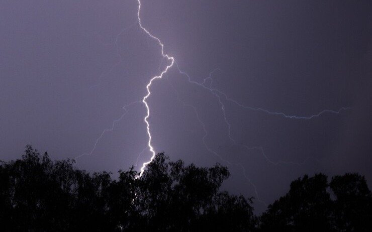 Грозы и дожди пройдут на большей части Казахстана