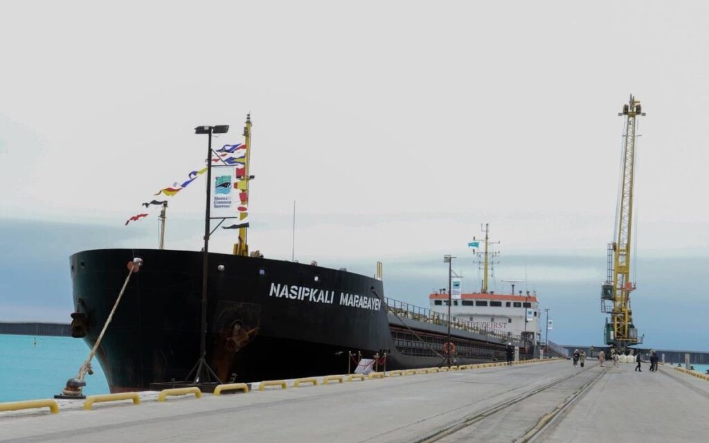 В порту Курык спустили на воду новое сухогрузное судно