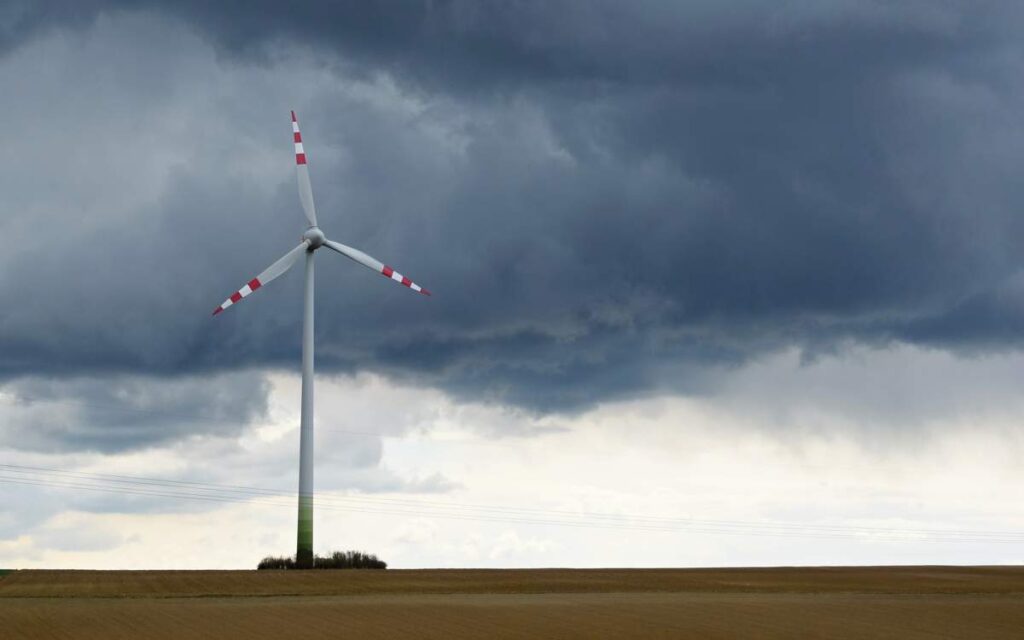 Усиление ветра ожидается в 13 областях Казахстана и Астане