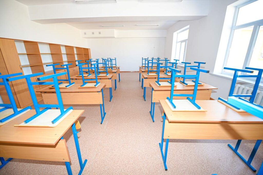 Школу в Астане закрыли на капремонт — куда перевели учеников и учителей