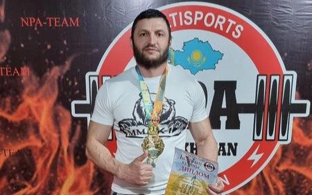 Два рекорда на Кубке Азии по пауэрлифтингу установил спортсмен из Темиртау