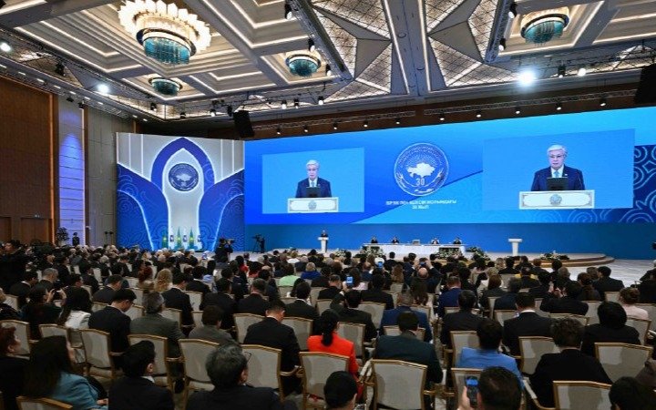 Президент: «Адал азамат» – ключ к воспитанию нового поколения и укреплению единства нации