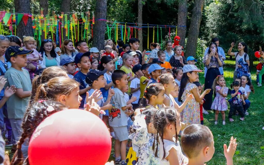 Более 3 миллионов школьников охватят летним отдыхом в Казахстане