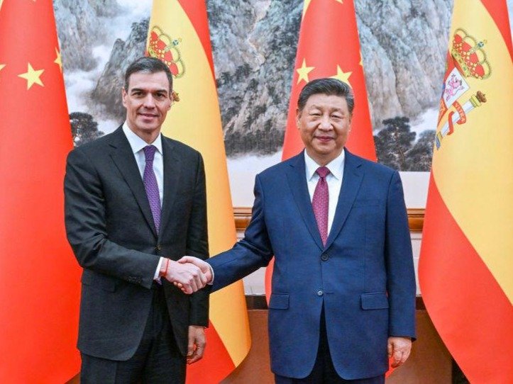 Си Цзиньпин с премьер-министром Испании Педро Санчесом п