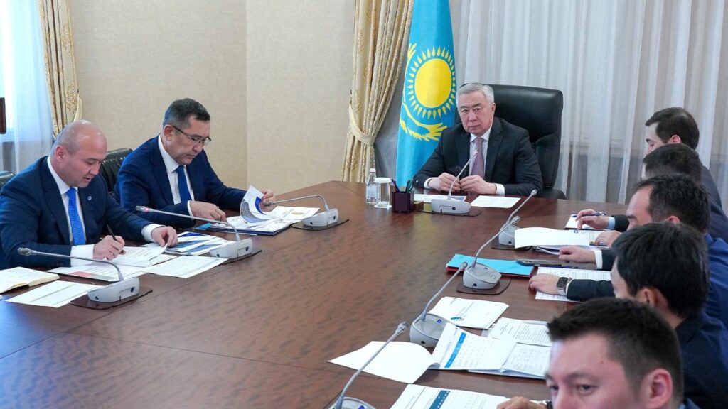 В Казахстане стартуют 7 проектов по строительству и реконструкции 1 тысячи км автодорог