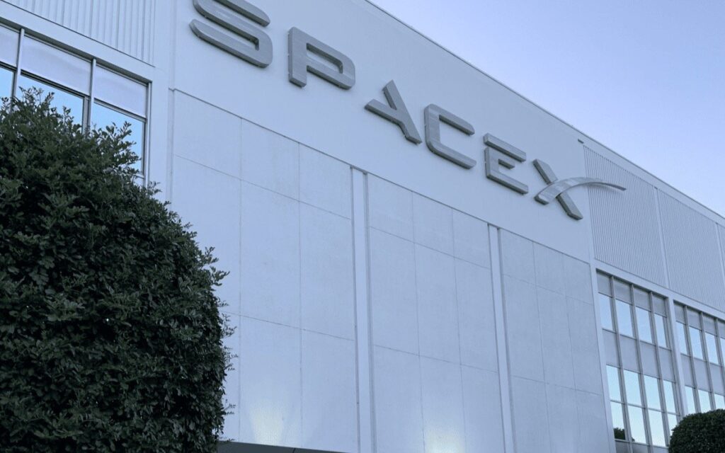 SpaceX поможет Узбекистану запустить спутник