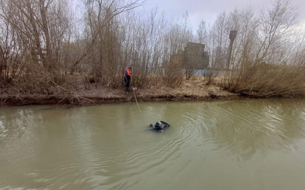 Пропавшего в Иртыше рыбака ищут спасатели в Павлодарской области