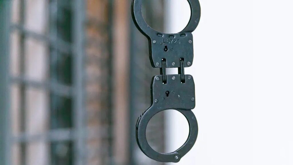 В Кыргызстане подозреваемых в наемничестве отпустили под домашний арест