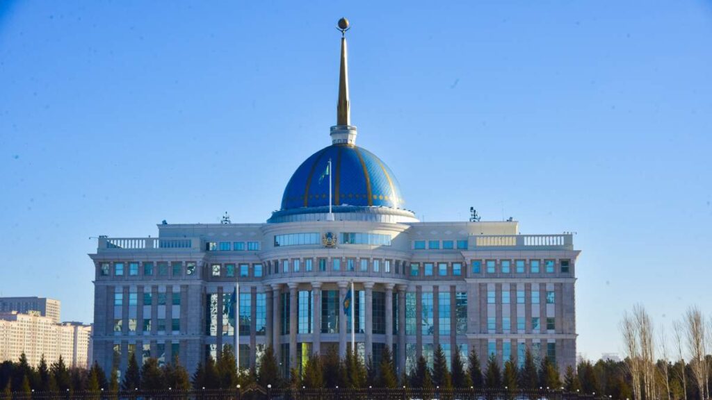 Глава государства направил телеграмму соболезнования Президенту Ирана