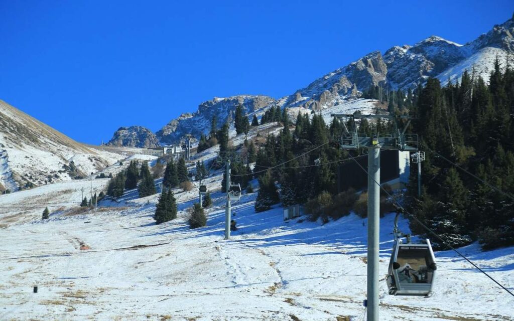 Иностранные туристы потратили в Казахстане более 2,6 млрд долларов