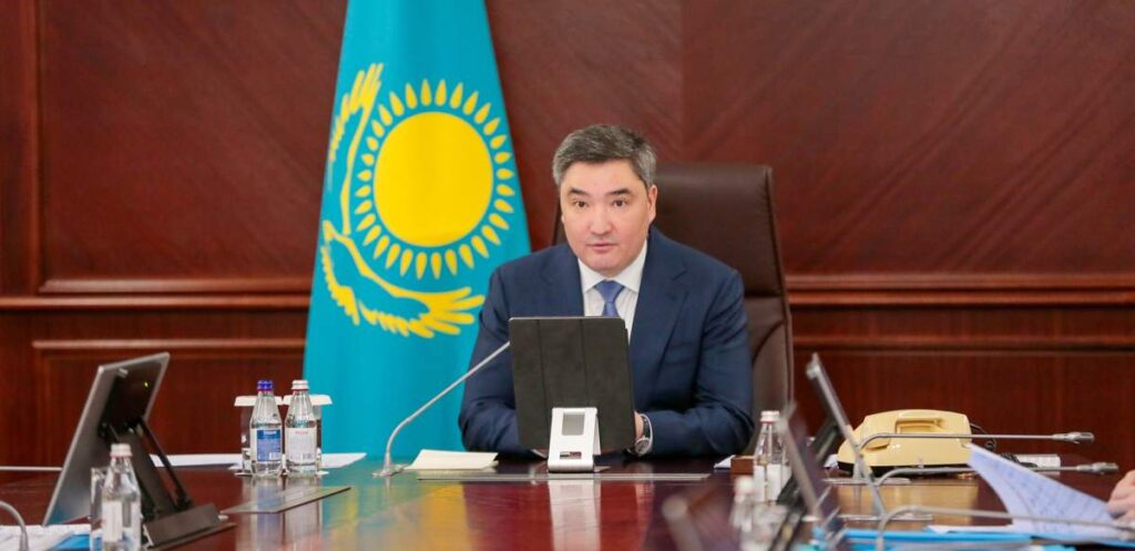 Нужно больше говорить о проблемах — Олжас Бектенов сделал замечание главе QazaqGaz