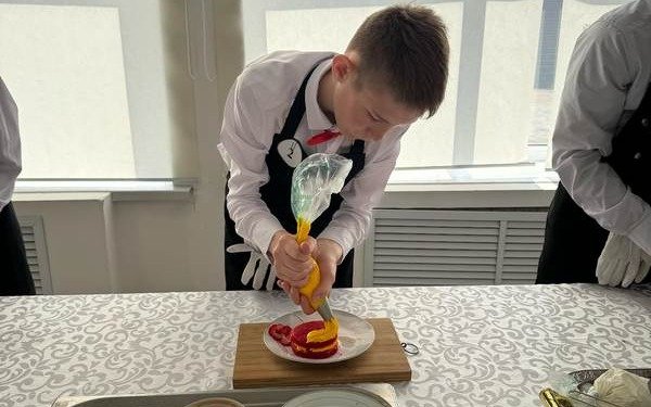 Подростки с особыми потребностями соревновались в ресторанном деле в Караганде Подростки с особыми потребностями соревновались в ресторанном деле в Караганде