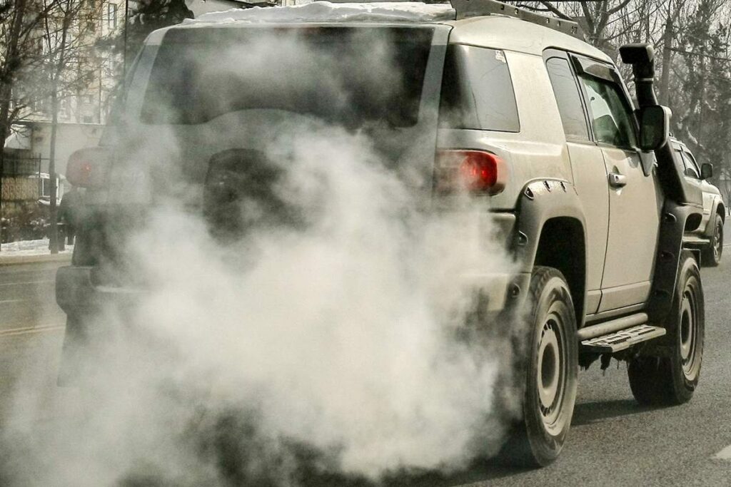 Почти на 52 млн тенге наказали за загрязнение окружающей среды жителей области Абай