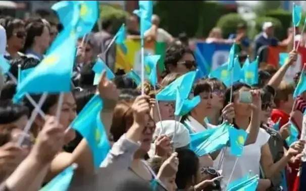 Сколько дней будут отдыхать казахстанцы в мае 2025 года