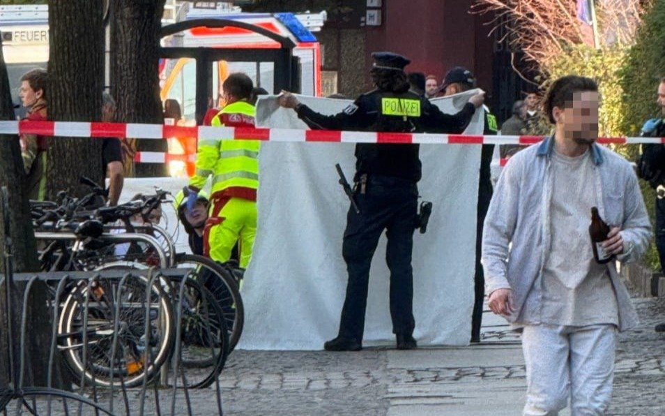 Мужчина погиб после нападения неизвестного с ножом в Берлине