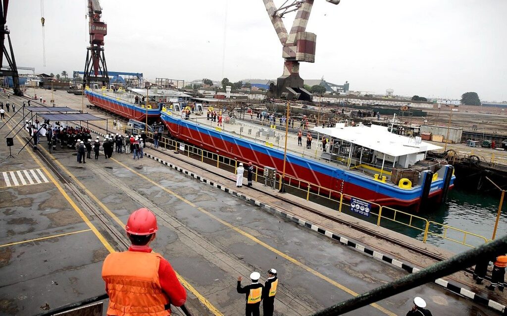 Китай требует проверить продажу портов на Панамском канале