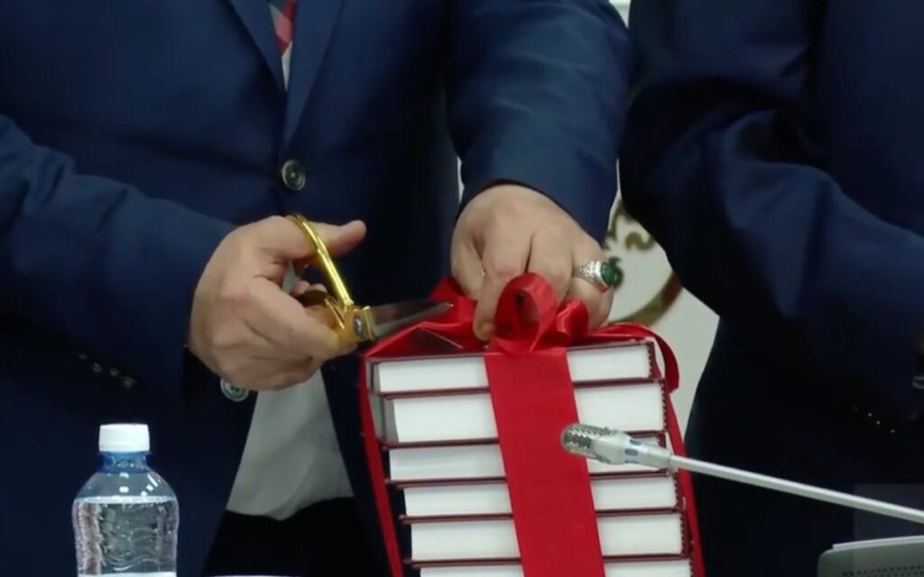 Наследие великого ученого: в Астане презентовали 10-томник Каныша Сатпаева