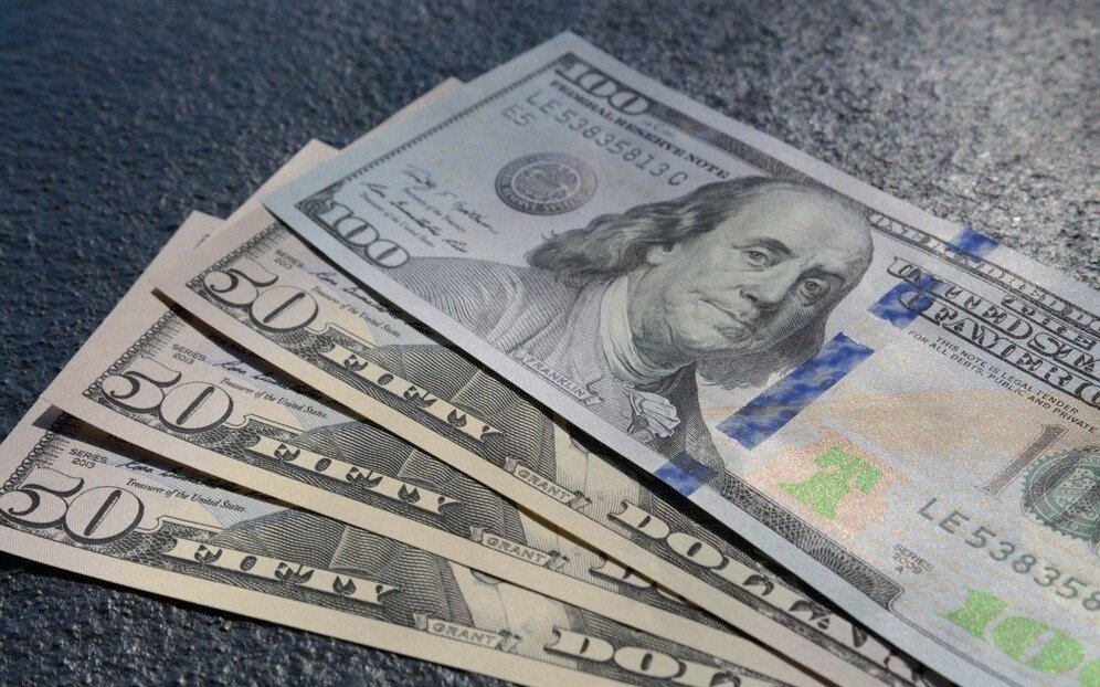 Курсы валют в обменниках Астаны и Алматы на 23 апреля