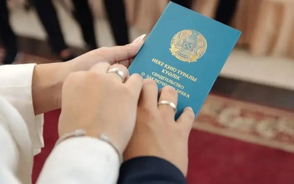 Реже всего казахстанцы женятся в мае
