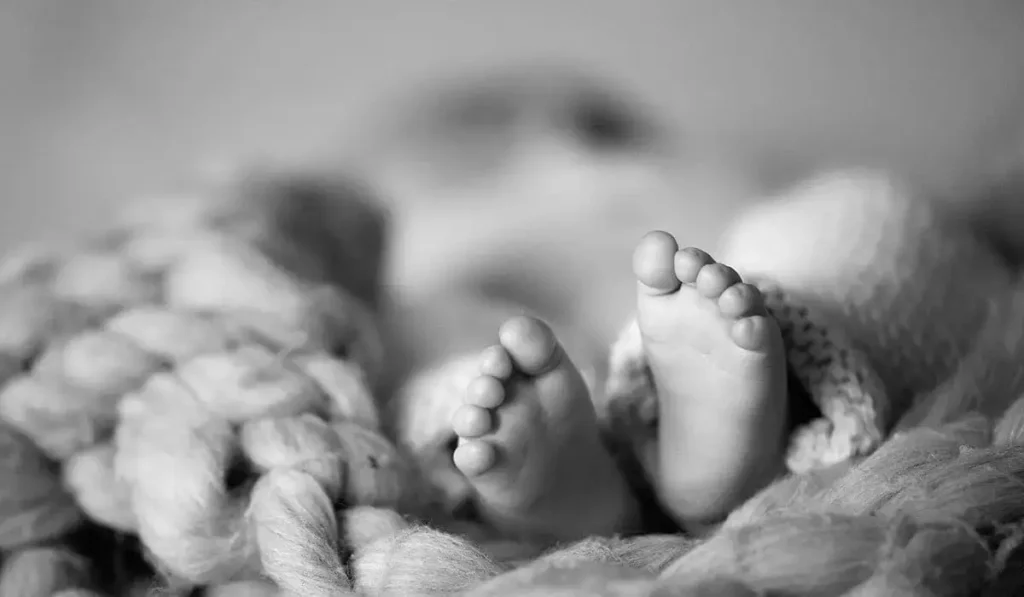 Тело младенца выбросили в мусорный бак в Западном Казахстане