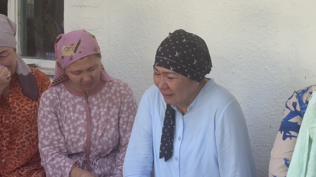 40 жастан асқан әйелдер бейнеленген порно