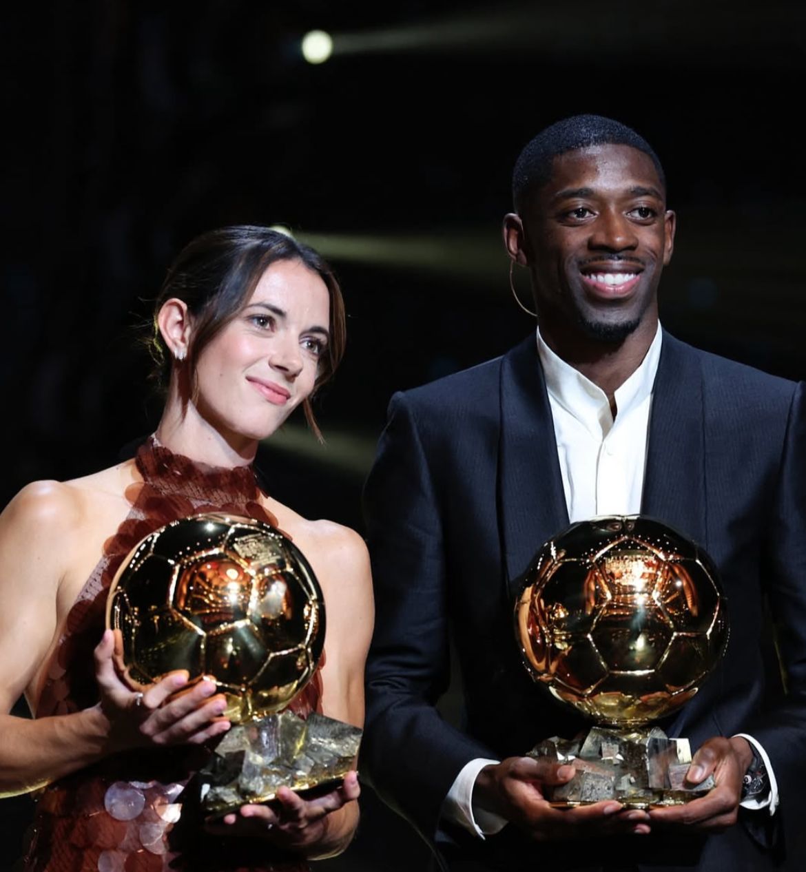 Адриана Луна бейне бармені және тұтынушы