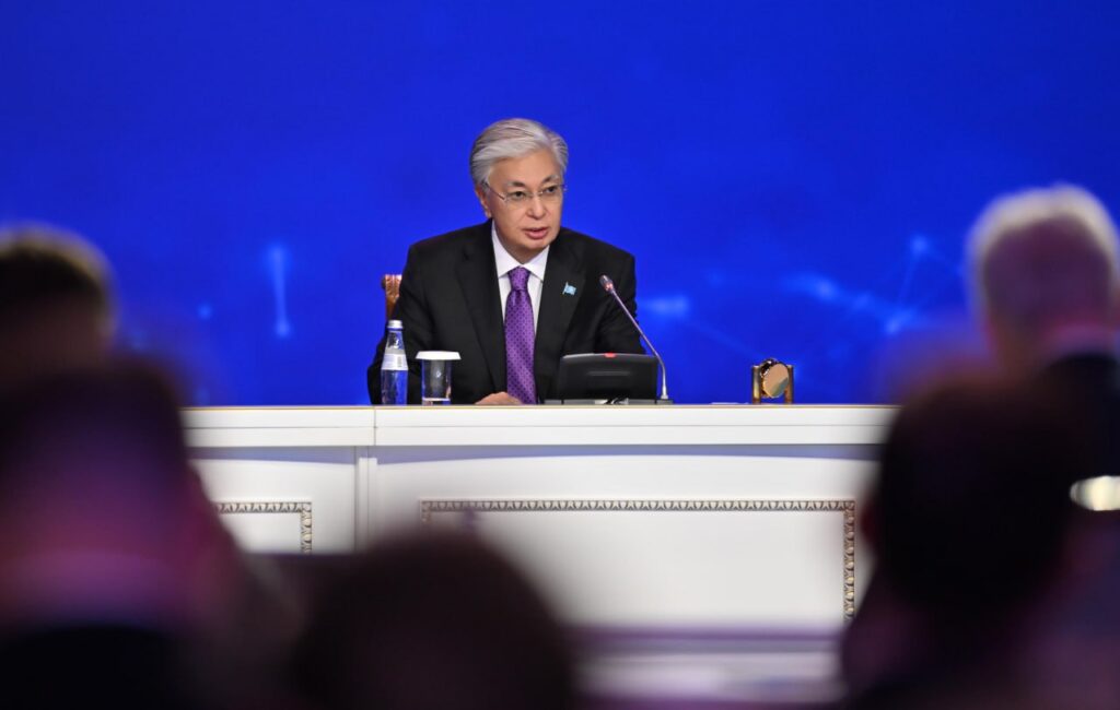 Токаев поручил создать специализированный исследовательский университет в области ИИ