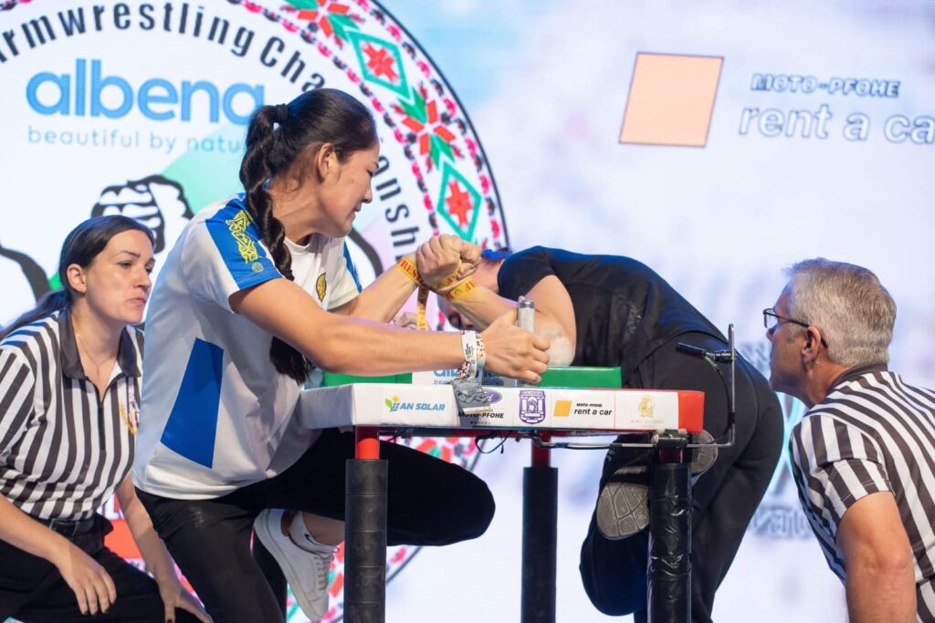 Победа Улбосын над 13-кратной чемпионкой мира