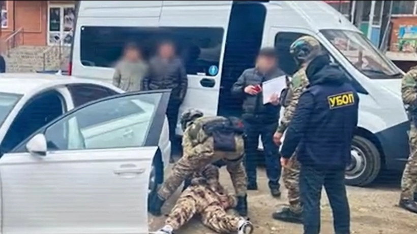 Құны – 8 млрд теңге: Ақтөбе облысында мұнай өнімін шетелге заңсыз тасымалдағандар ұсталды