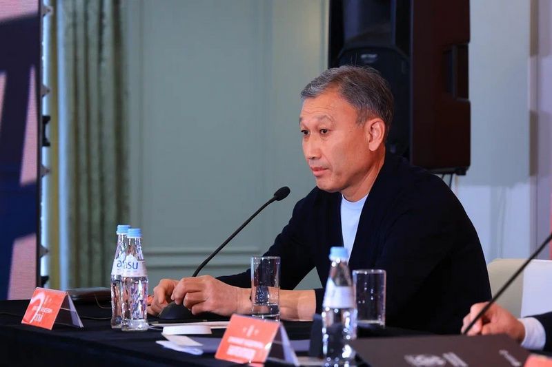 ФК «Шахтёр» возглавил звезда 80-х Дмитрий Огай