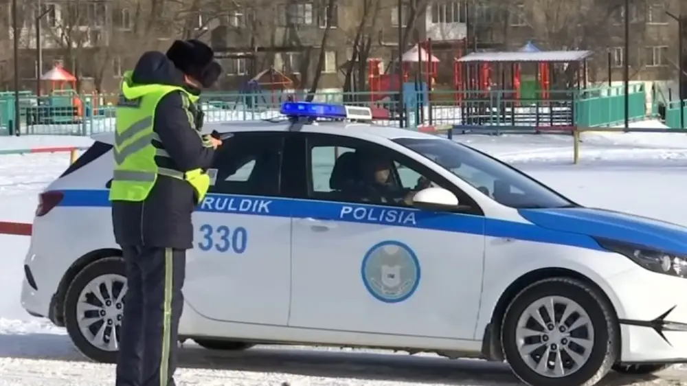 В школах Караганды экстренно выставили дополнительную охрану из-за видео в соцсетях