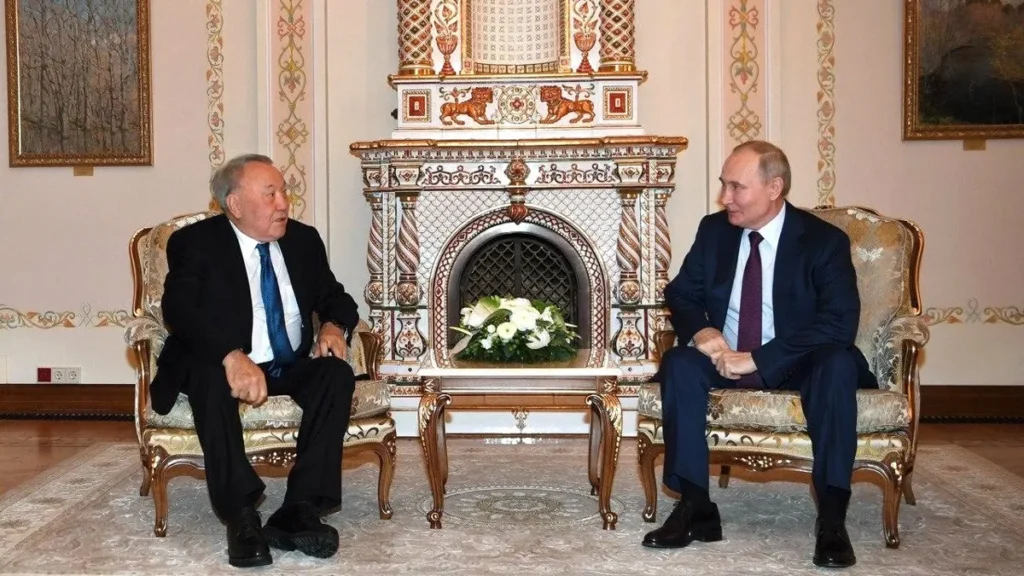 Путин встретился с Назарбаевым