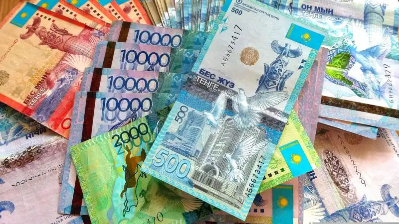 Судебный исполнитель осужден за присвоение 370 млн тенге и Range Rover в Алматы