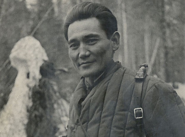 Аңызға айналған қолбасшы Бауыржан Момышұлының туғанына 115 жыл