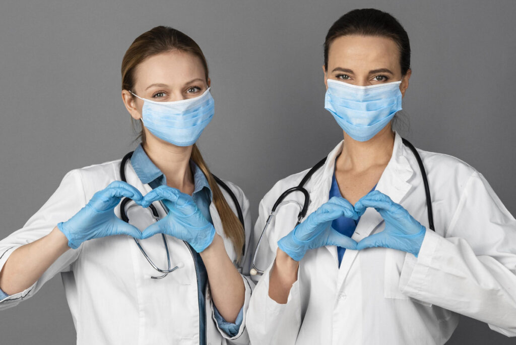 Зарплаты повысили работникам скорой помощи в Казахстане: сколько они будут получать