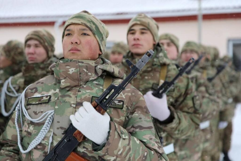 Военная техника пройдет по улицам трех городов Казахстана