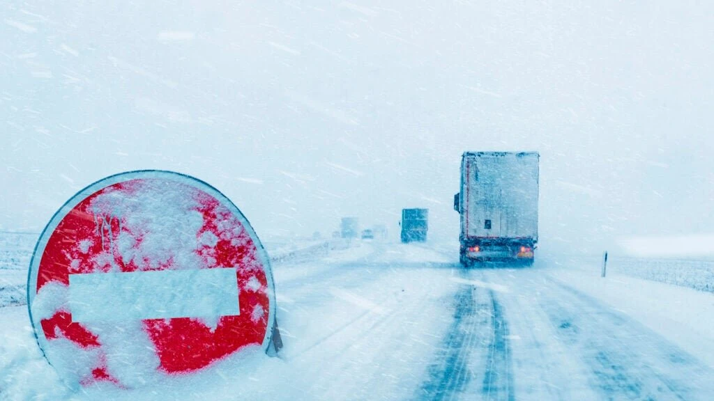 Какие трассы в Казахстане закрыты и открыты в пятницу