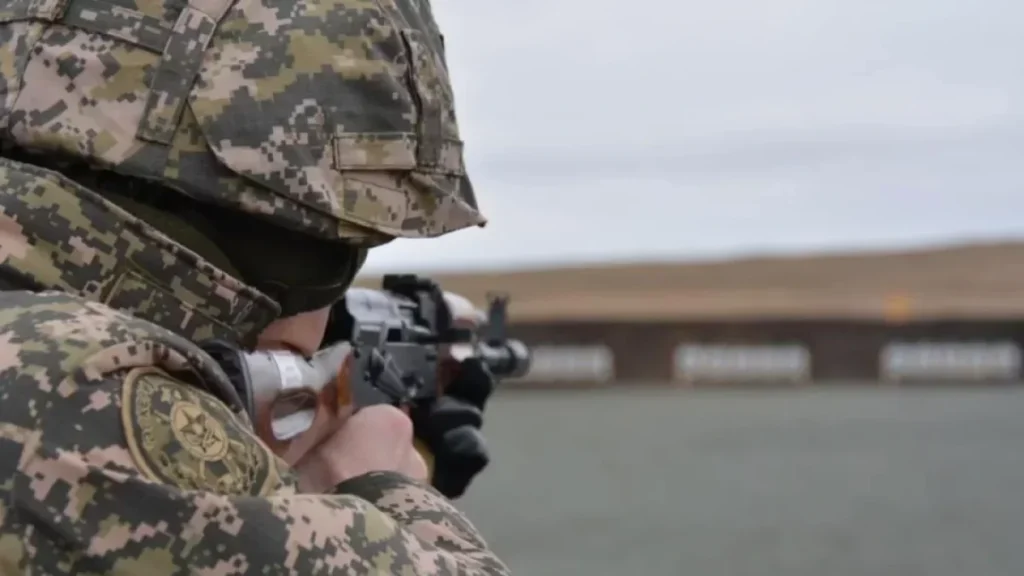 Ақтауда атыс жаттығулары кезінде сарбаз көз жұмды