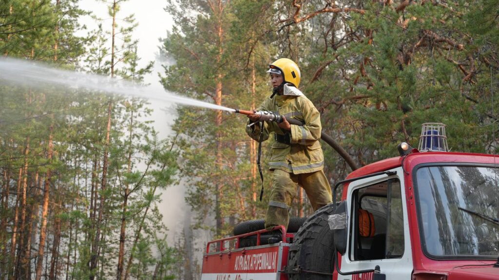 Огненные сутки: 55 лесных пожаров зафиксировали в Казахстане